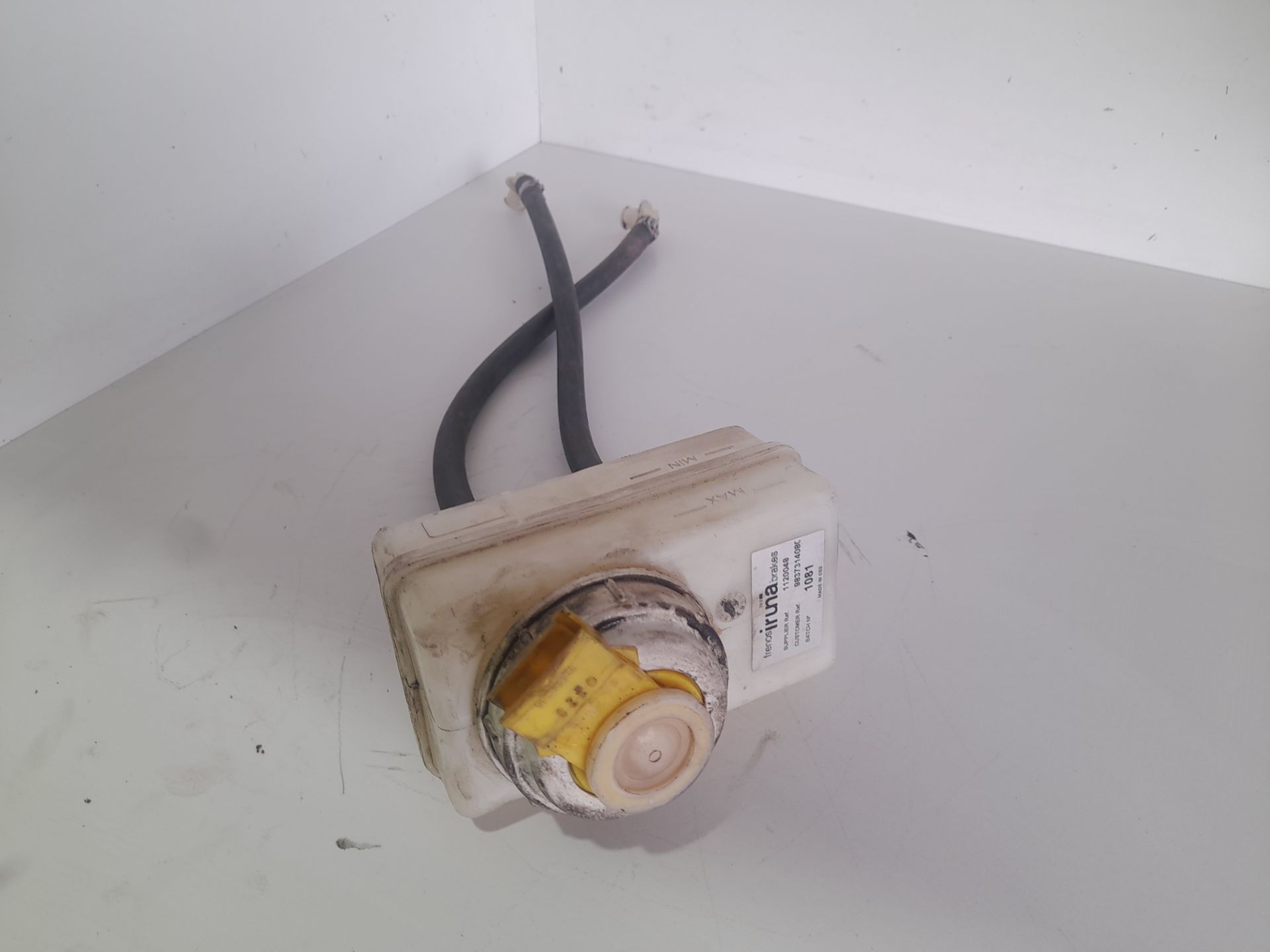 Deposito liquido de frenos citroen  no identificado