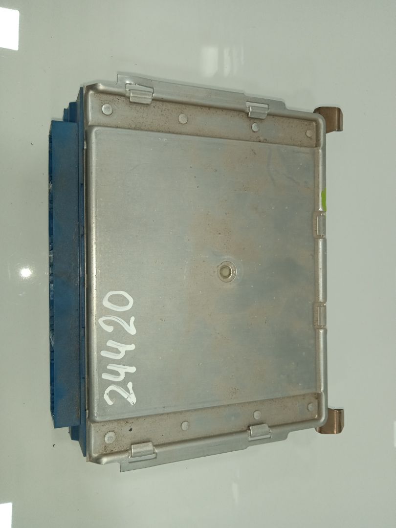 No identificado mercedes-benz actros 4 2-ejes bm 963 (2011) 18xx 4x2 sattelzugmaschine l b