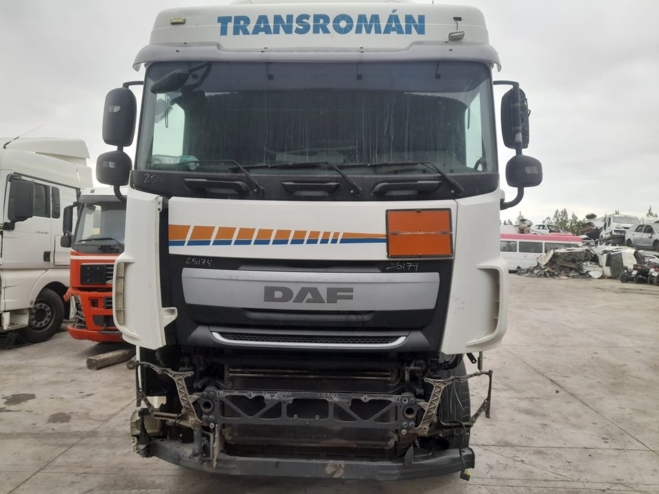 No identificado daf xf (euro 6) 4x2 fahrgestell spacecab
