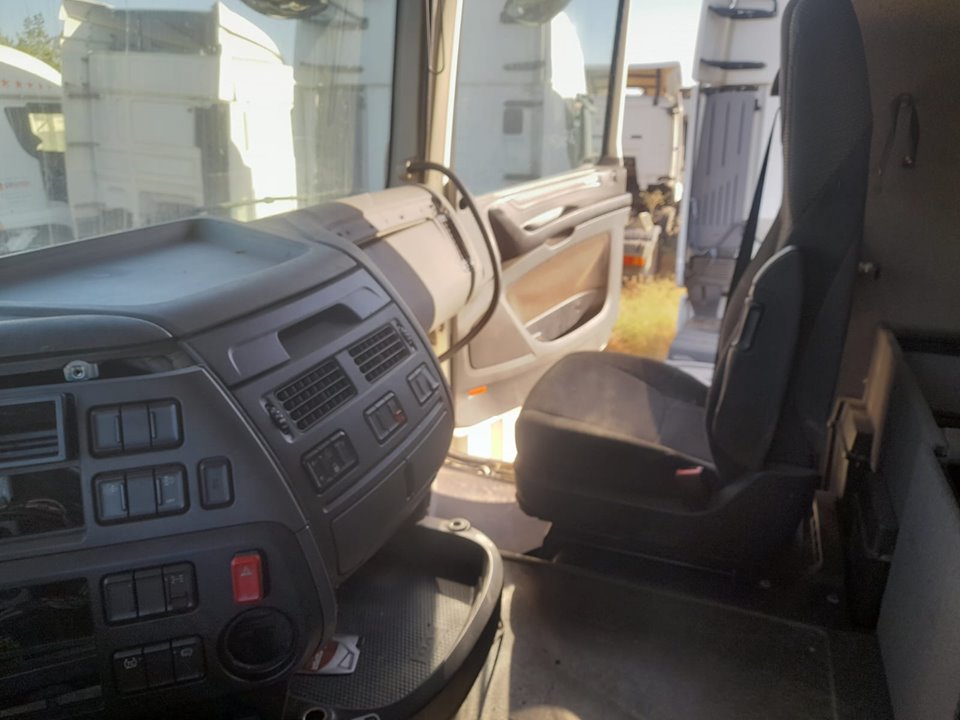 No identificado daf xf (euro 6) 4x2 fahrgestell spacecab