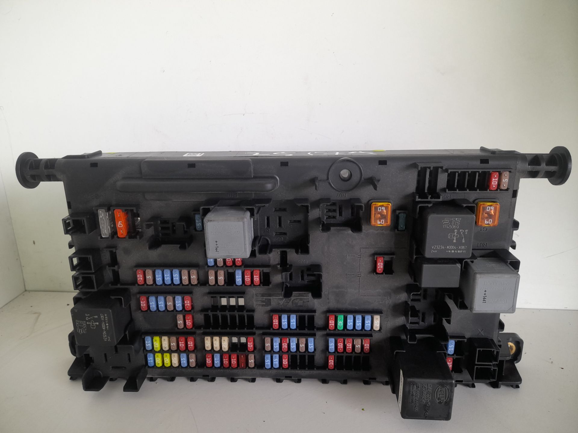 Caja reles / fusibles daf xf (euro 6) 4x2 fahrgestell spacecab