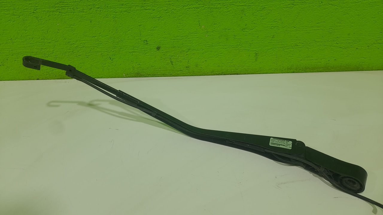 Brazo limpia delantero derecho   no identificado