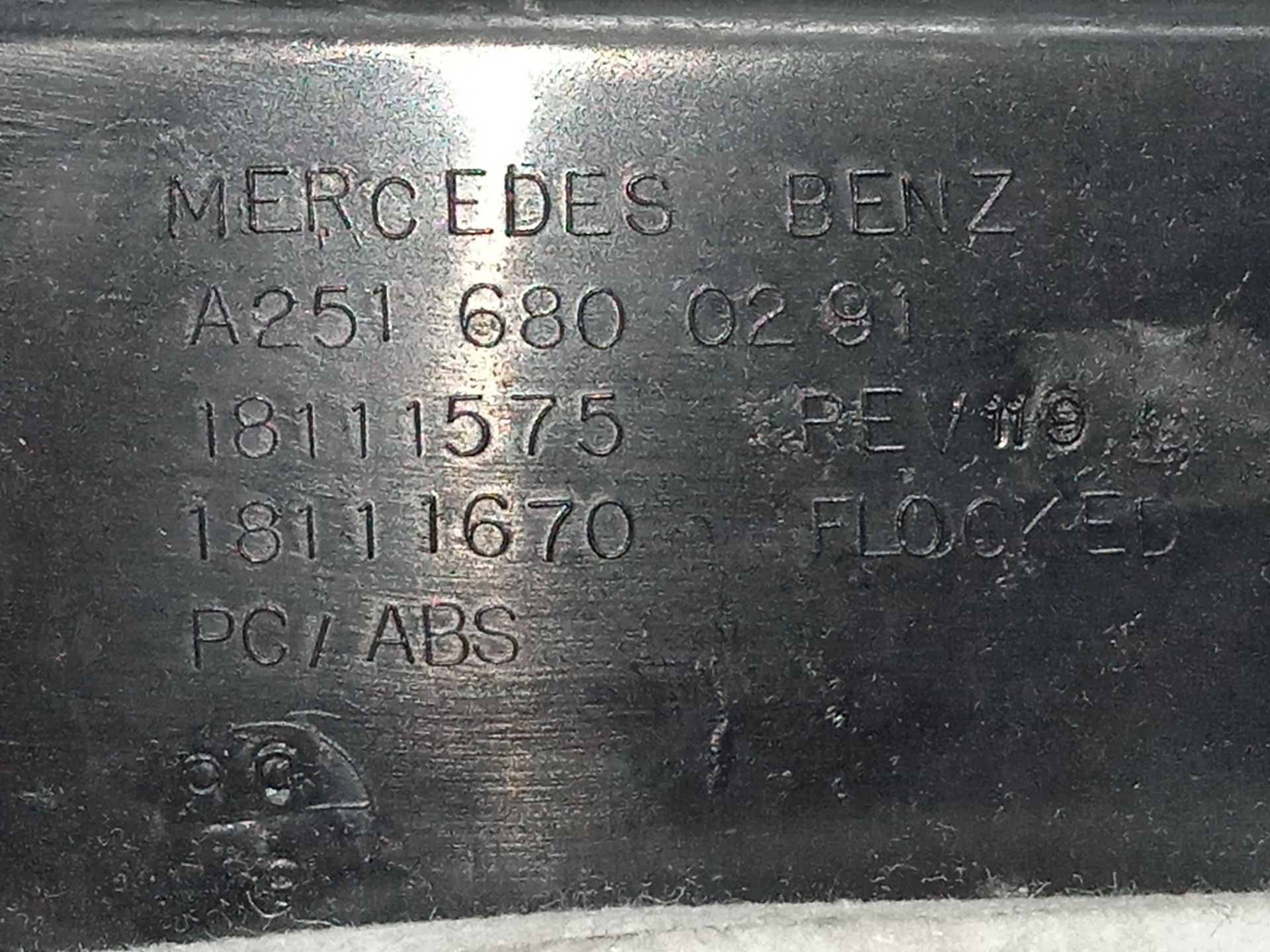 Guantera mercedes-benz clase r (bm 251) 320 cdi (251.022)