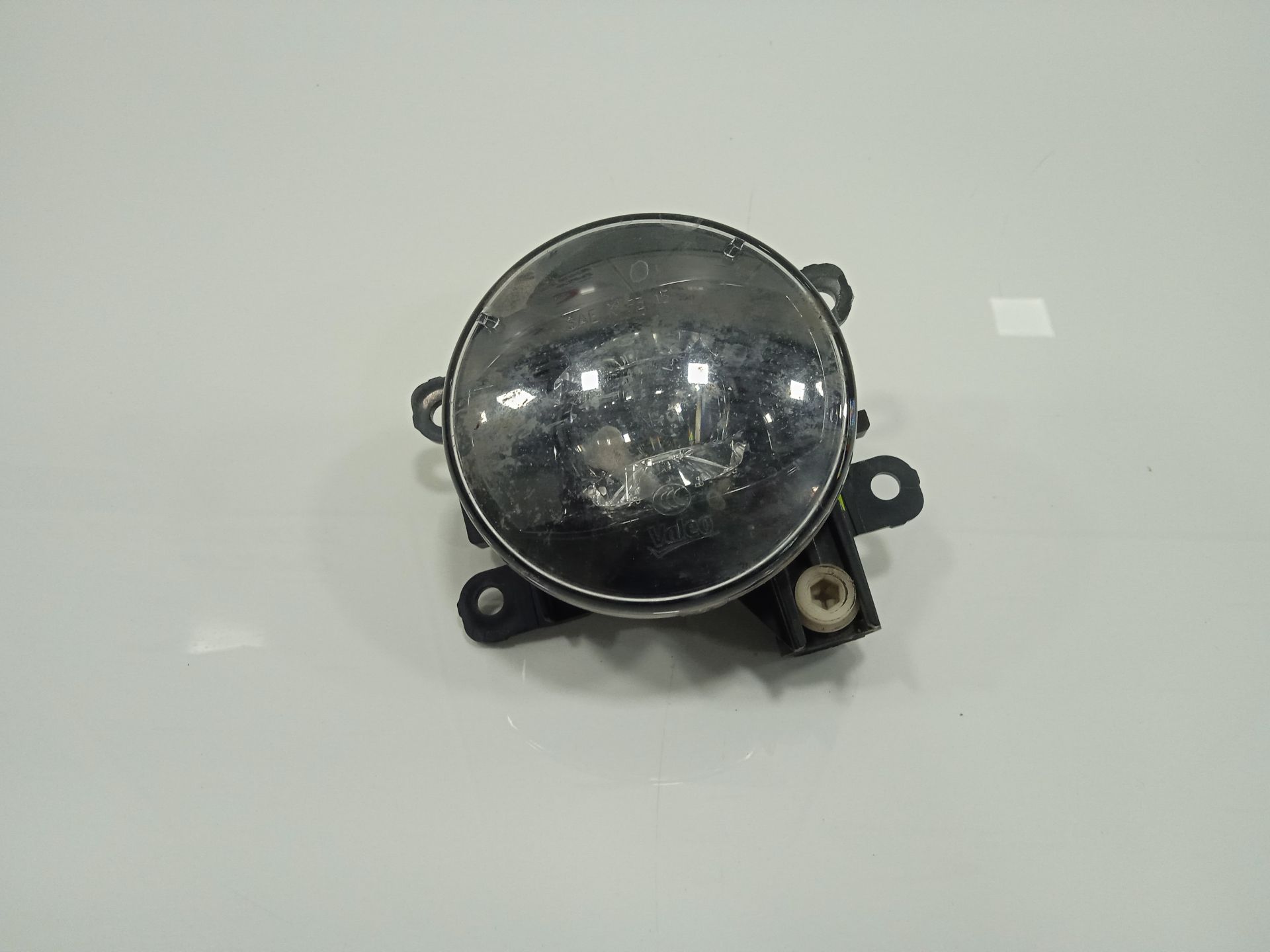 Faro antiniebla derecho renault clio iv wolfnoir