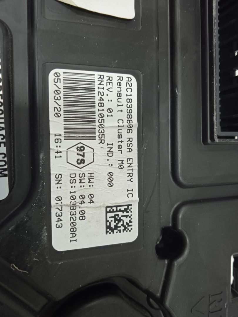 Cuadro instrumentos renault  no identificado
