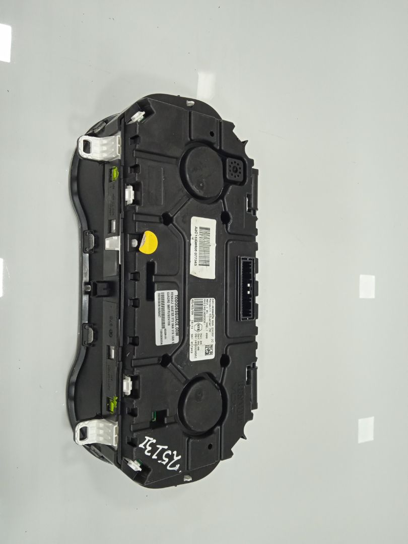 Cuadro instrumentos renault  no identificado