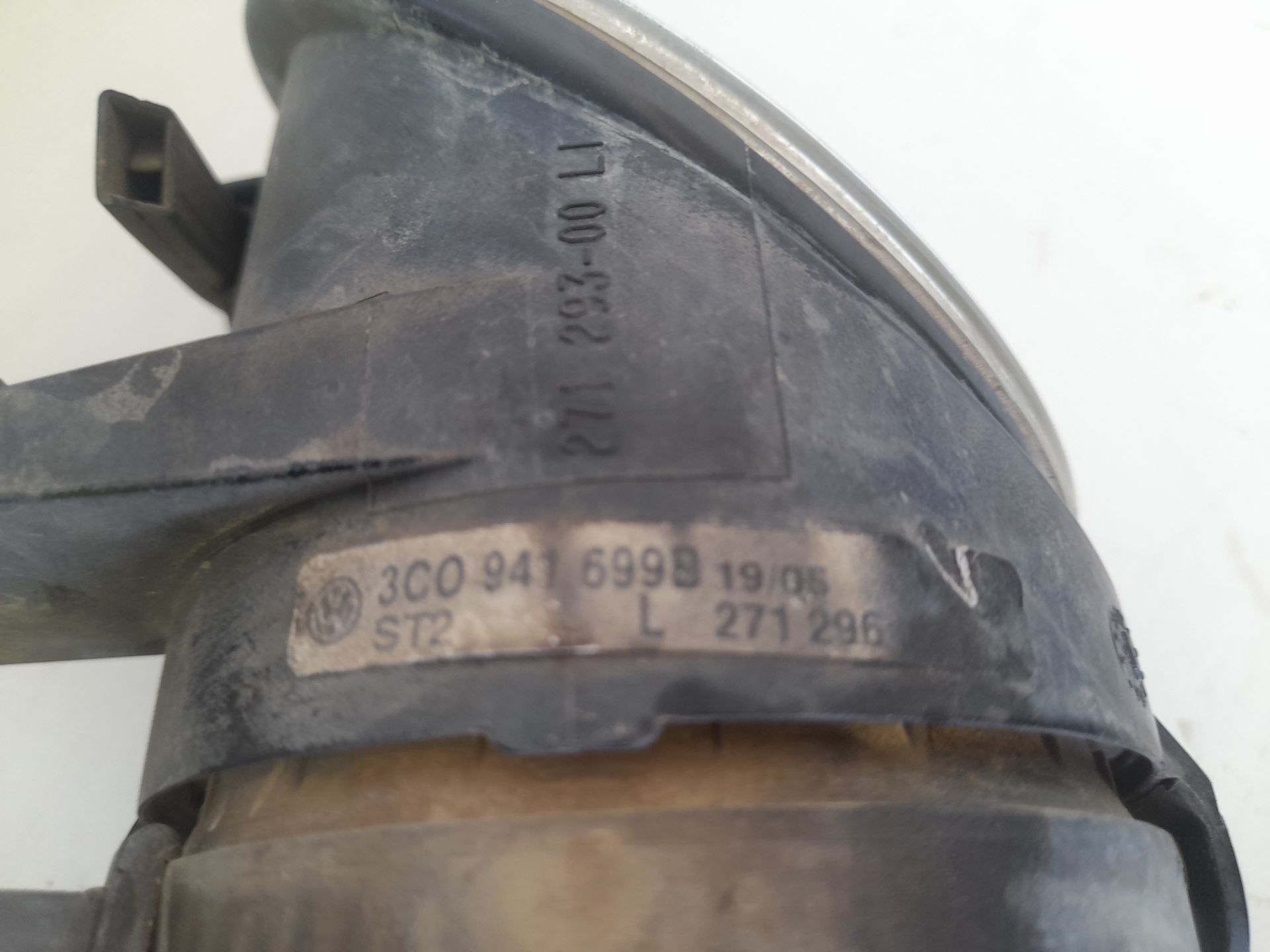 Faro antiniebla izquierdo volkswagen passat berlina (3c2) advance