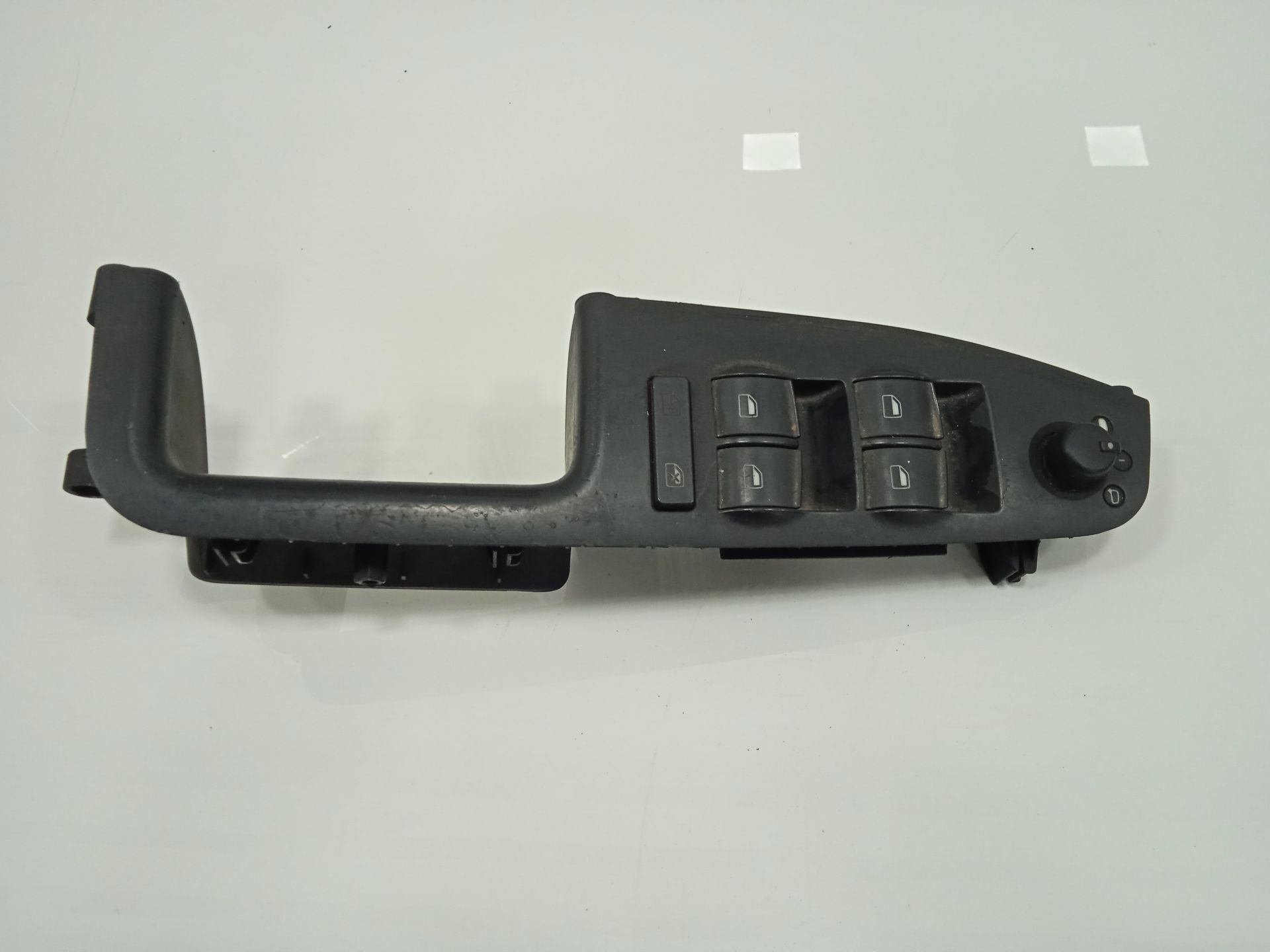 Mando elevalunas delantero izquierdo audi a4 berlina (8e) 2.7 tdi (dpf)