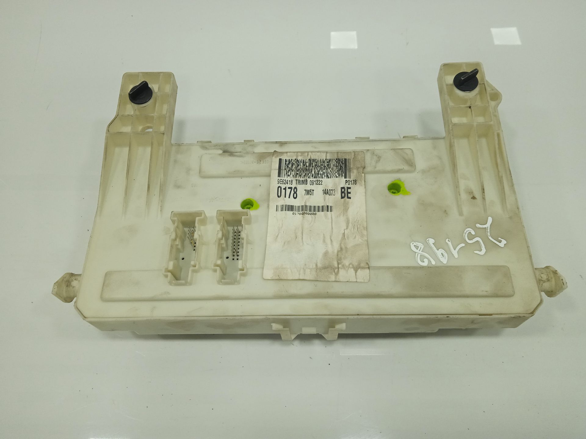 Caja reles / fusibles ford focus berlina (cb4) business