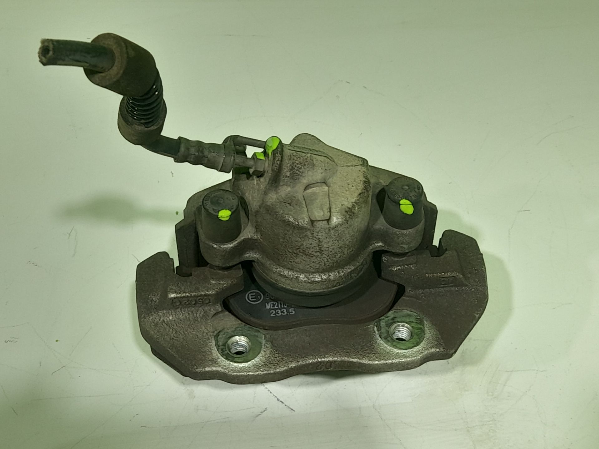 Pinza de freno delantera izquierda ford tourneo connect (tc7) kombi corta (2009)