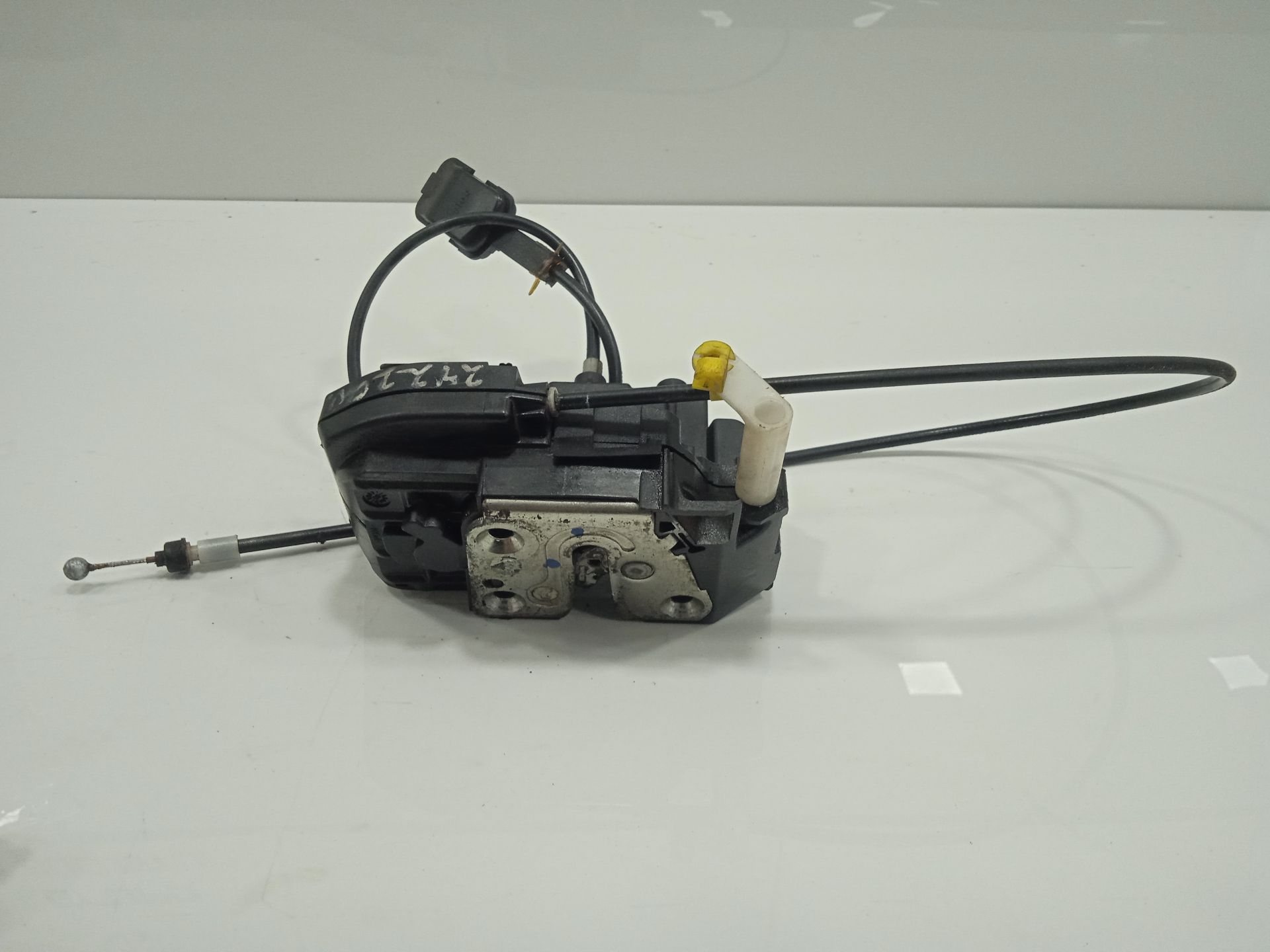Cerradura puerta delantera izquierda nissan micra (k12e) acenta