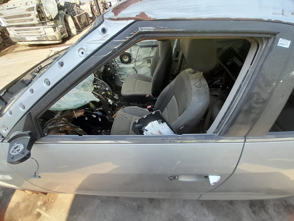 Puerta delantera izquierda ssangyong xlv premium 4x2
