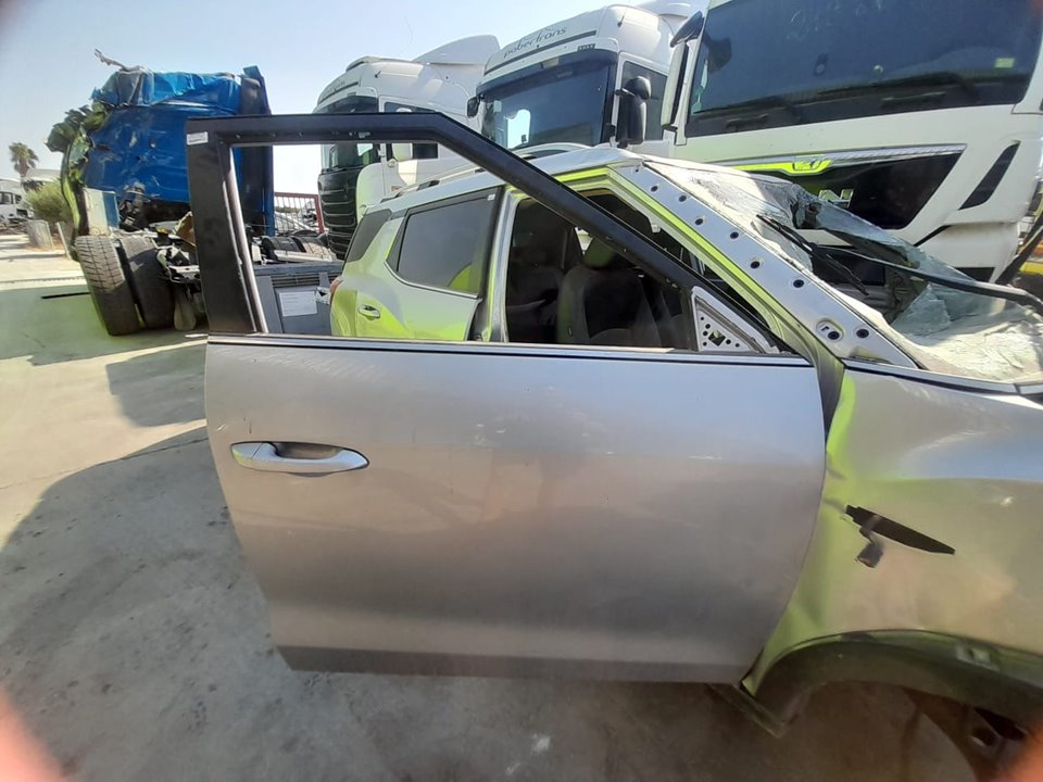 Puerta delantera derecha ssangyong xlv premium 4x2