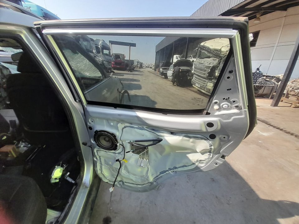 Puerta trasera derecha ssangyong xlv premium 4x2