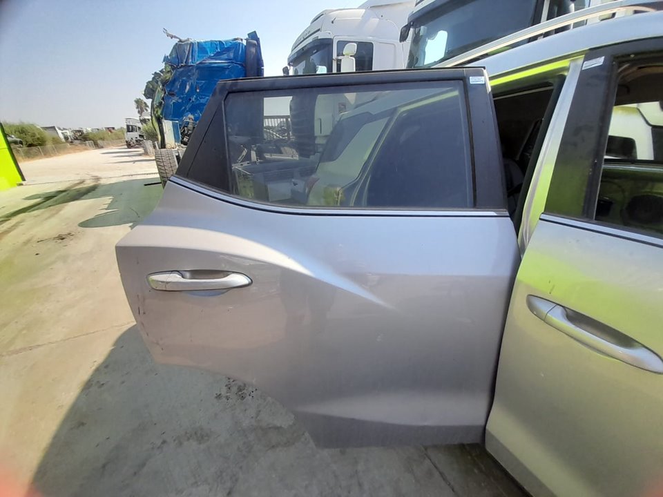 Puerta trasera derecha ssangyong xlv premium 4x2