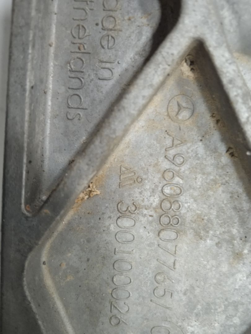 No identificado mercedes-benz actros 4 2-ejes bm 963 (2011) 
