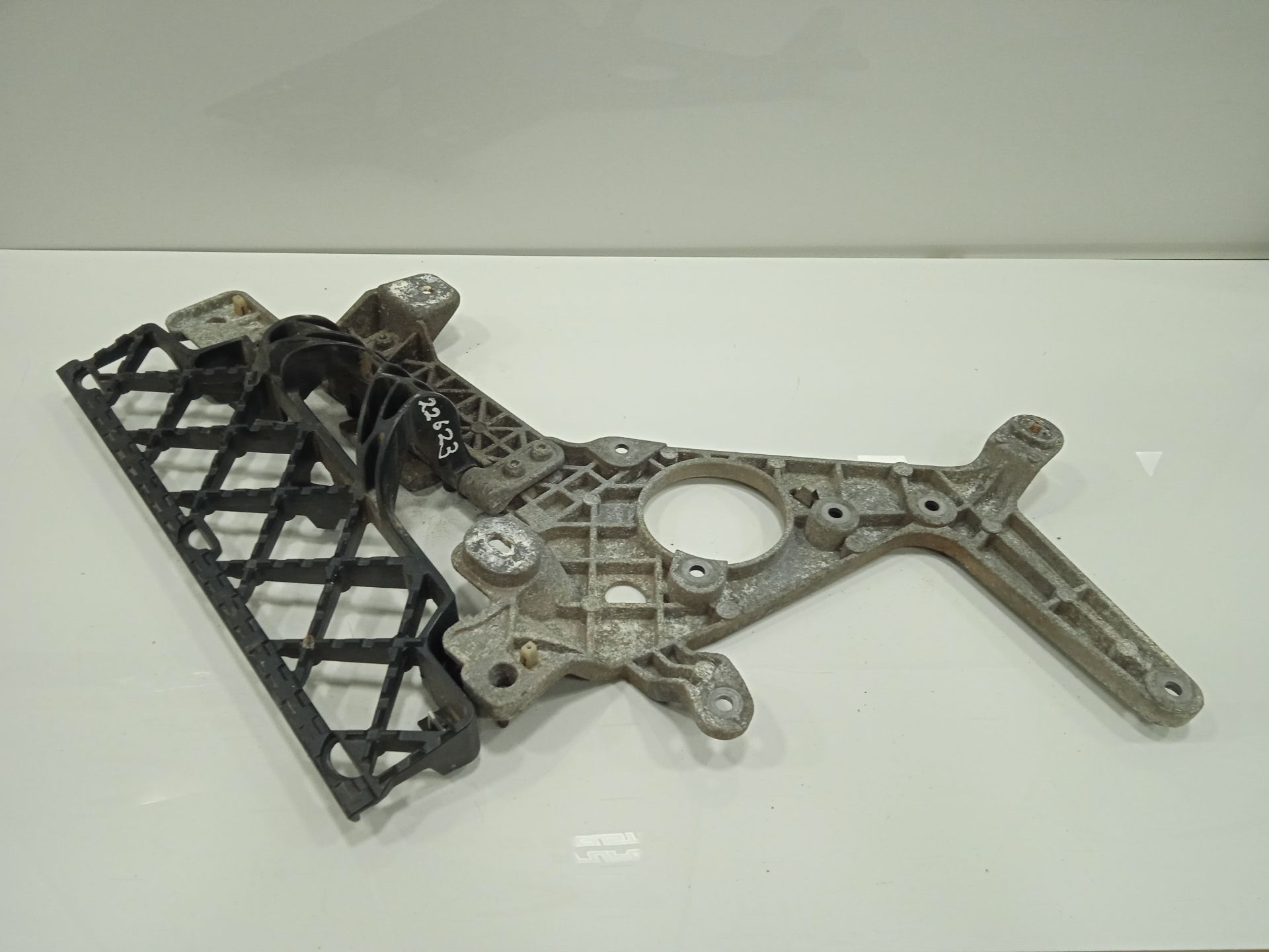 No identificado mercedes-benz actros 4 2-ejes bm 963 (2011) 18xx 4x2 sattelzugmaschine l b