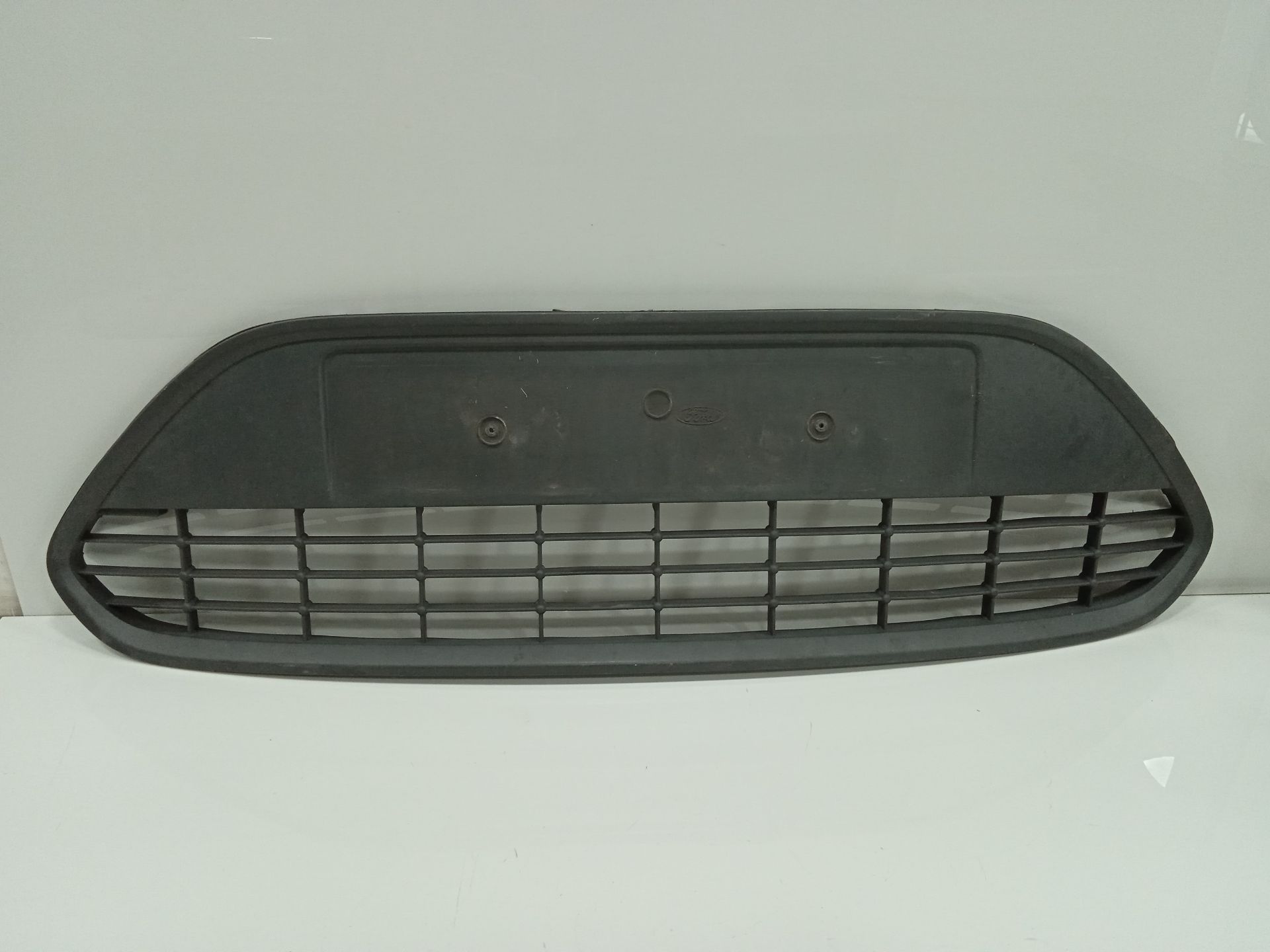 Rejilla paragolpes central ford focus berlina (cb4) business