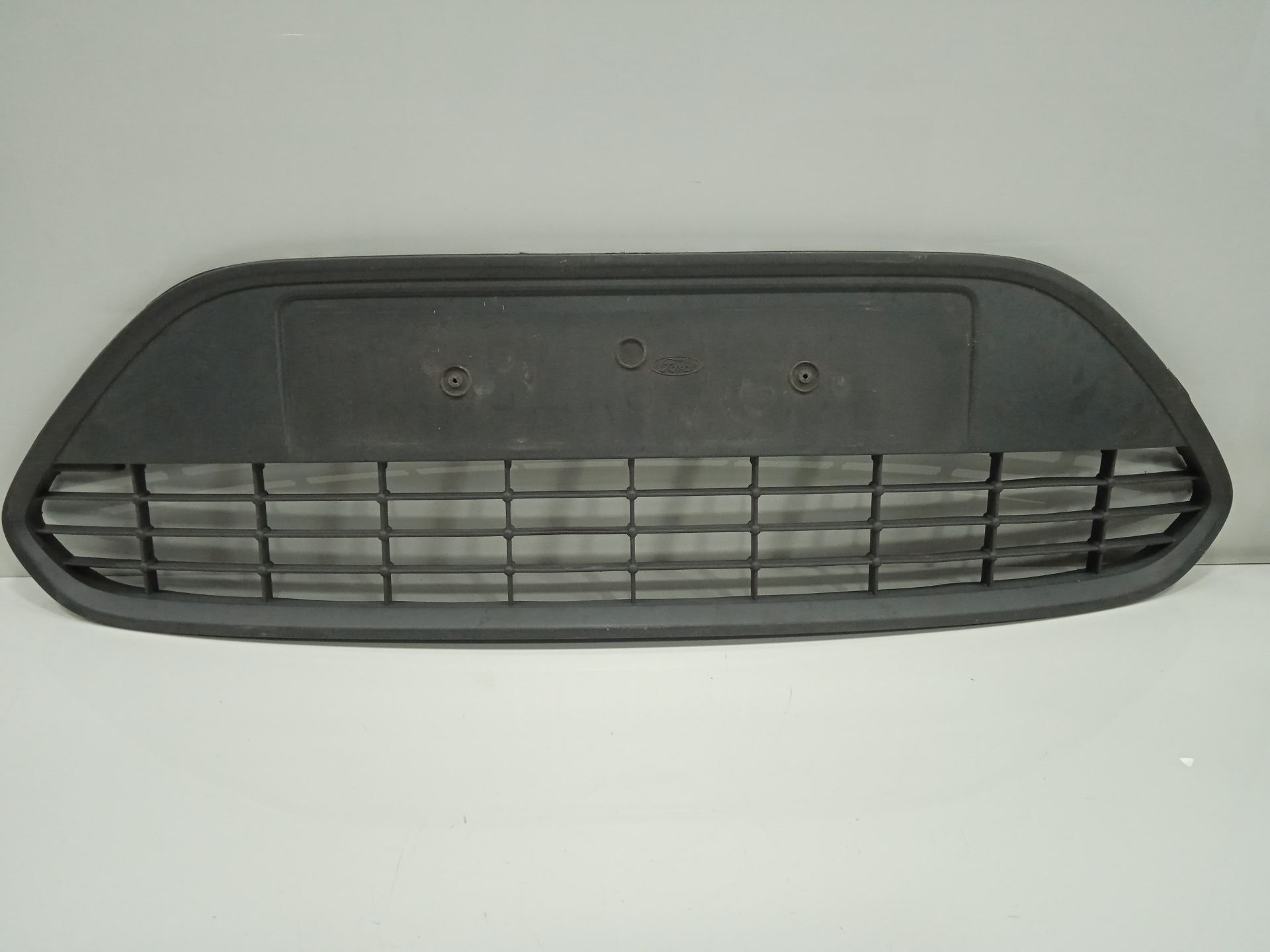 Rejilla paragolpes central ford focus berlina (cb4) business