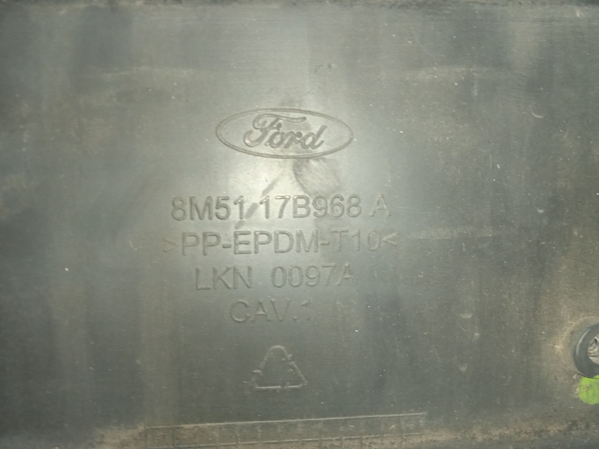 Rejilla paragolpes central ford focus berlina (cb4) business