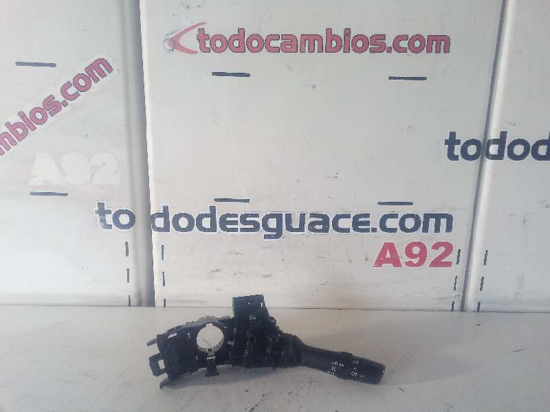 Mando luces toyota yaris (ksp9scp9nlp9) active