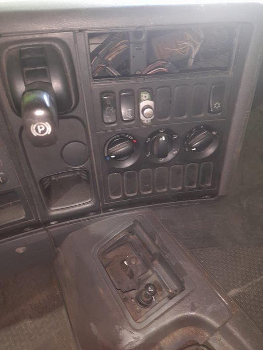 No identificado scania baureihe c-klasse pgr (2004) fki p230 (4x4) largo cp 19 b