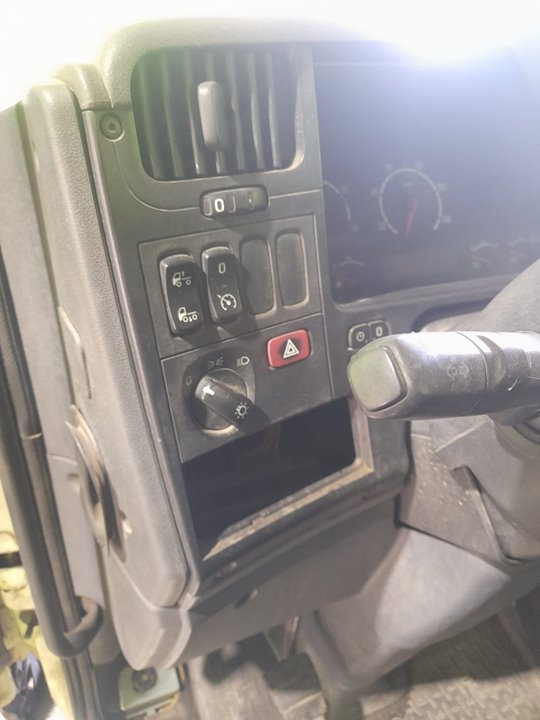 No identificado scania baureihe c-klasse pgr (2004) fki p230 (4x4) largo cp 19 b