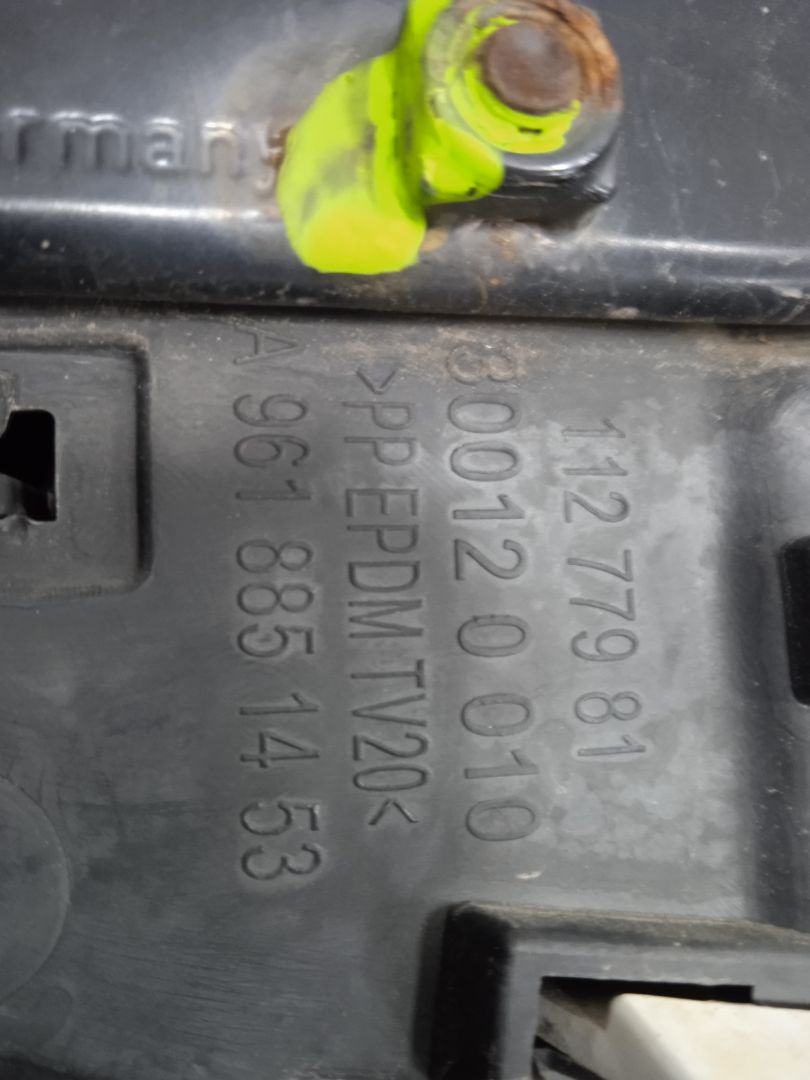 No identificado mercedes-benz actros 4 2-ejes bm 963 (2011) 18xx 4x2 sattelzugmaschine l b