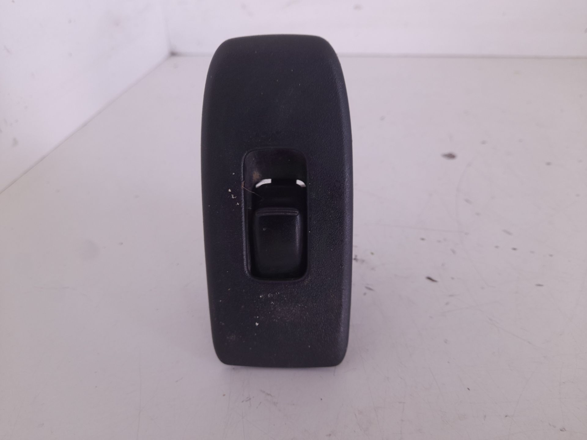 Mando elevalunas delantero derecho mitsubishi montero (v60v70) 3.2 did glx hunter (5ptas.)