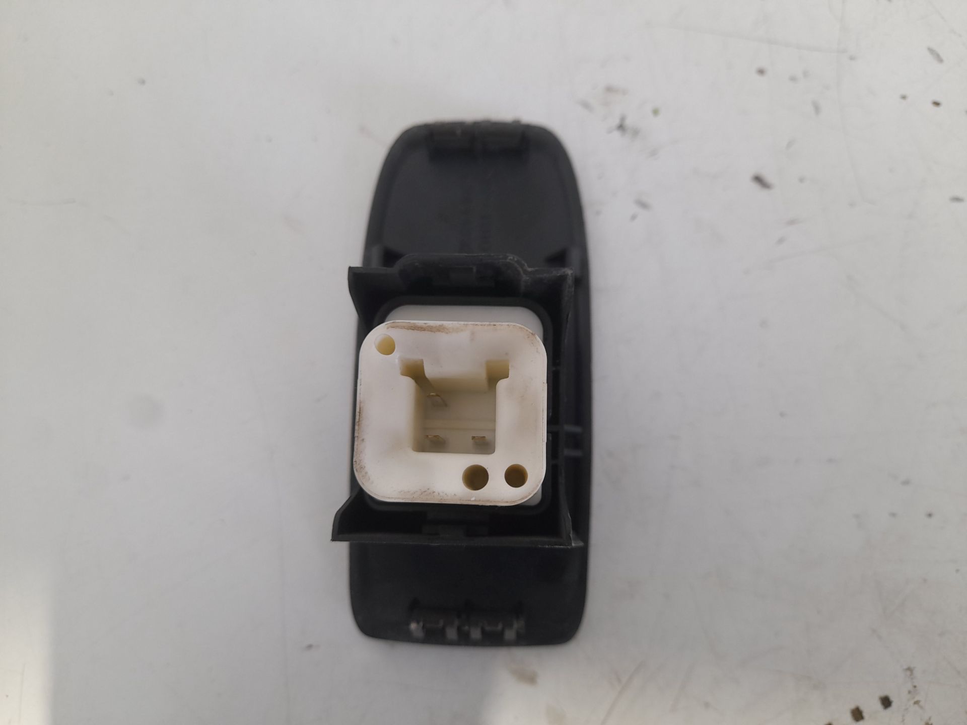 Mando elevalunas delantero derecho mitsubishi montero (v60v70) 3.2 did glx hunter (5ptas.)