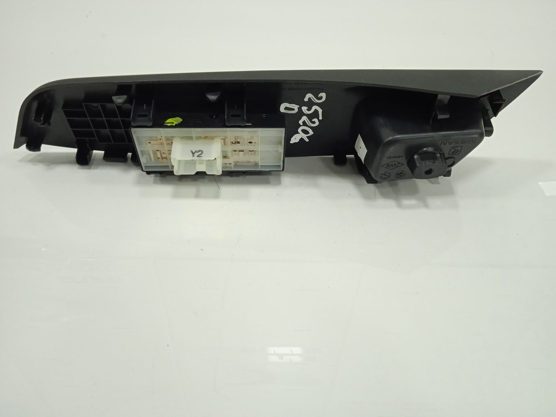Mando elevalunas delantero derecho nissan micra (k14) acenta