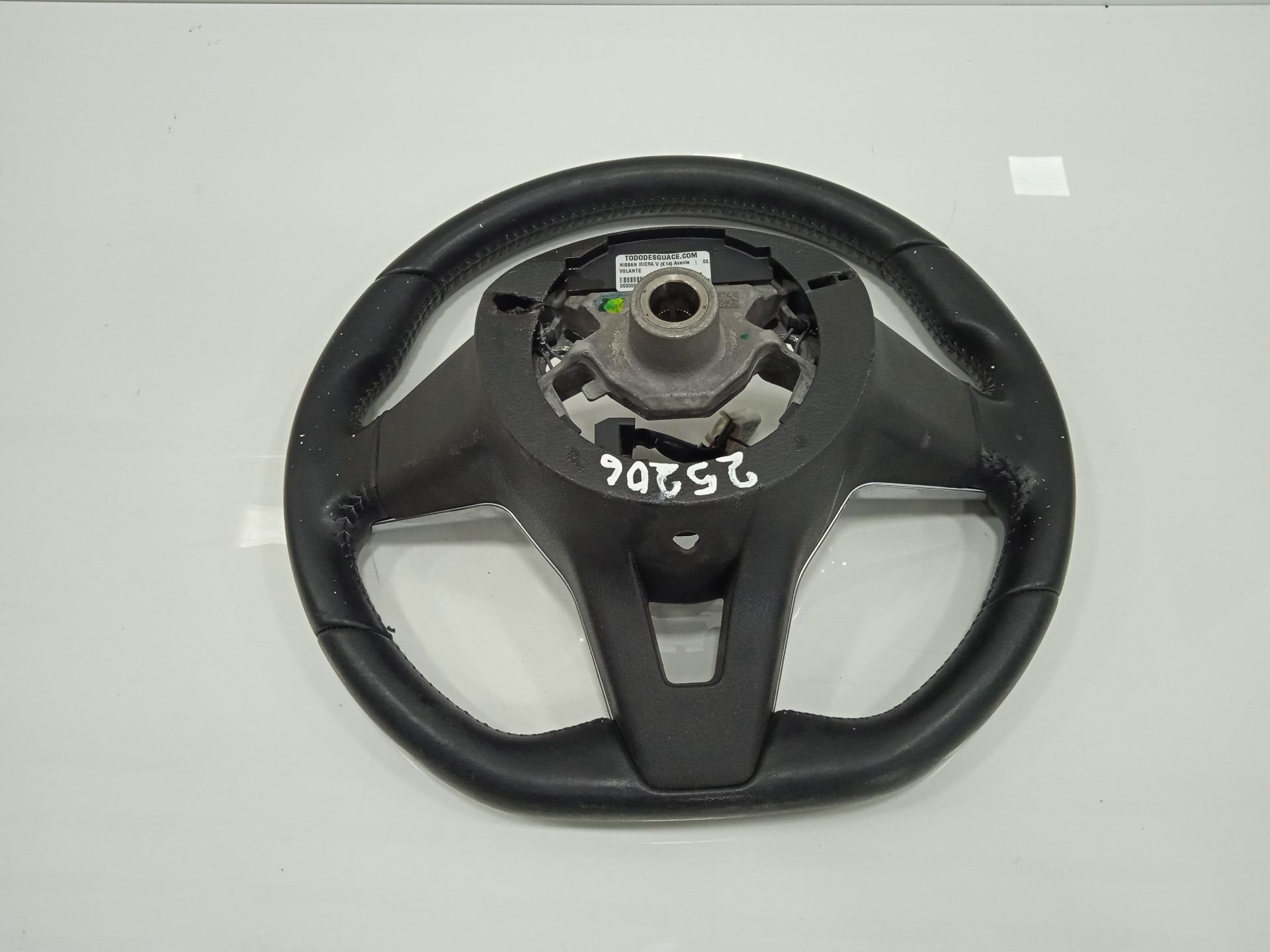 Volante nissan micra (k14) acenta