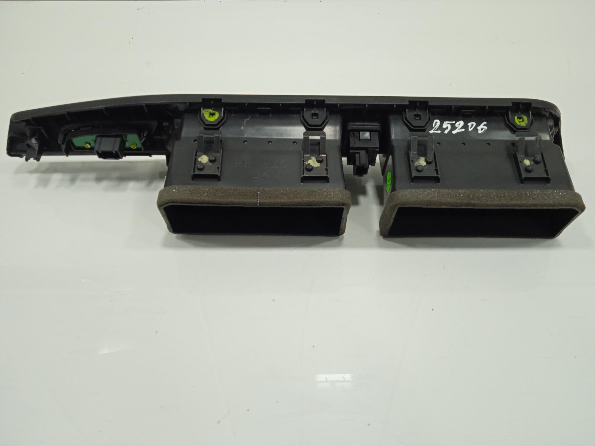 Aireador central nissan micra (k14) acenta