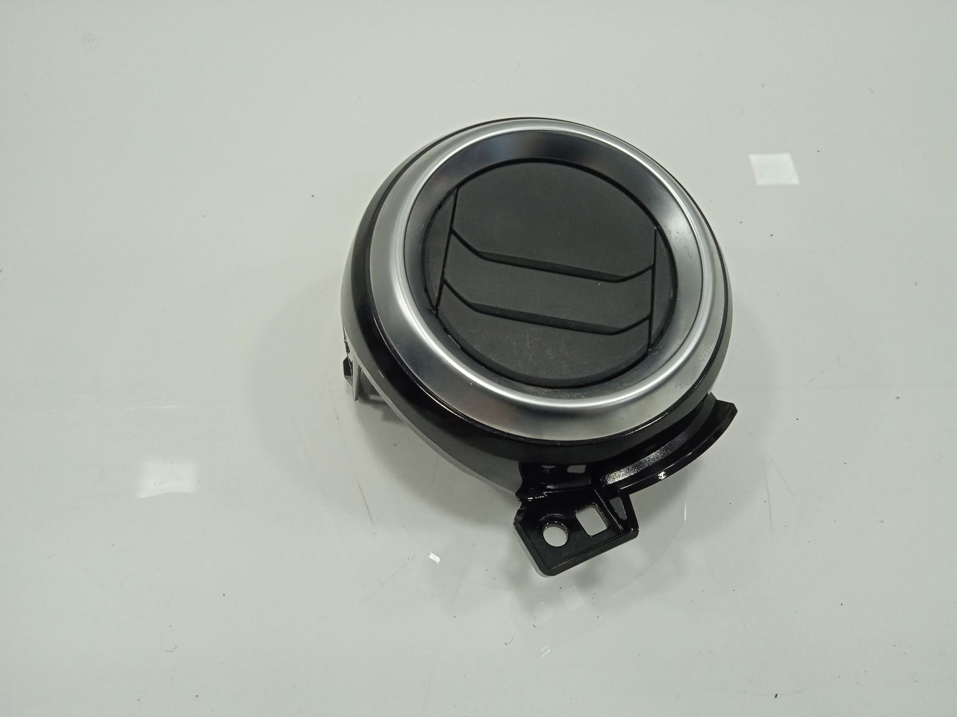 Aireador derecho nissan micra (k14) acenta