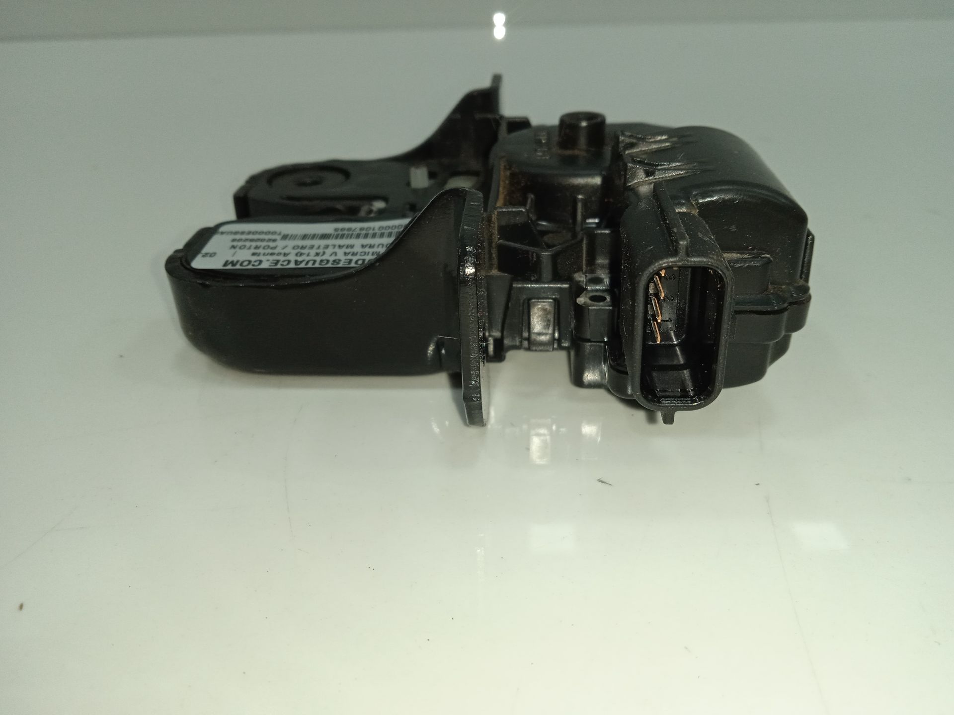 Cerradura maletero / porton nissan micra (k14) acenta