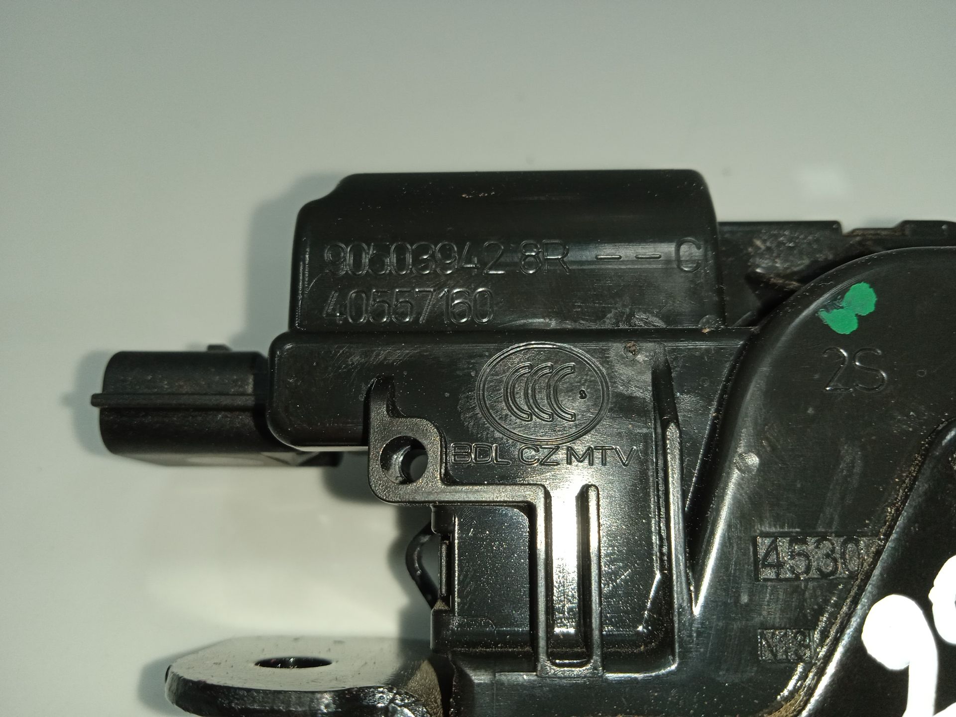 Cerradura maletero / porton nissan micra (k14) acenta