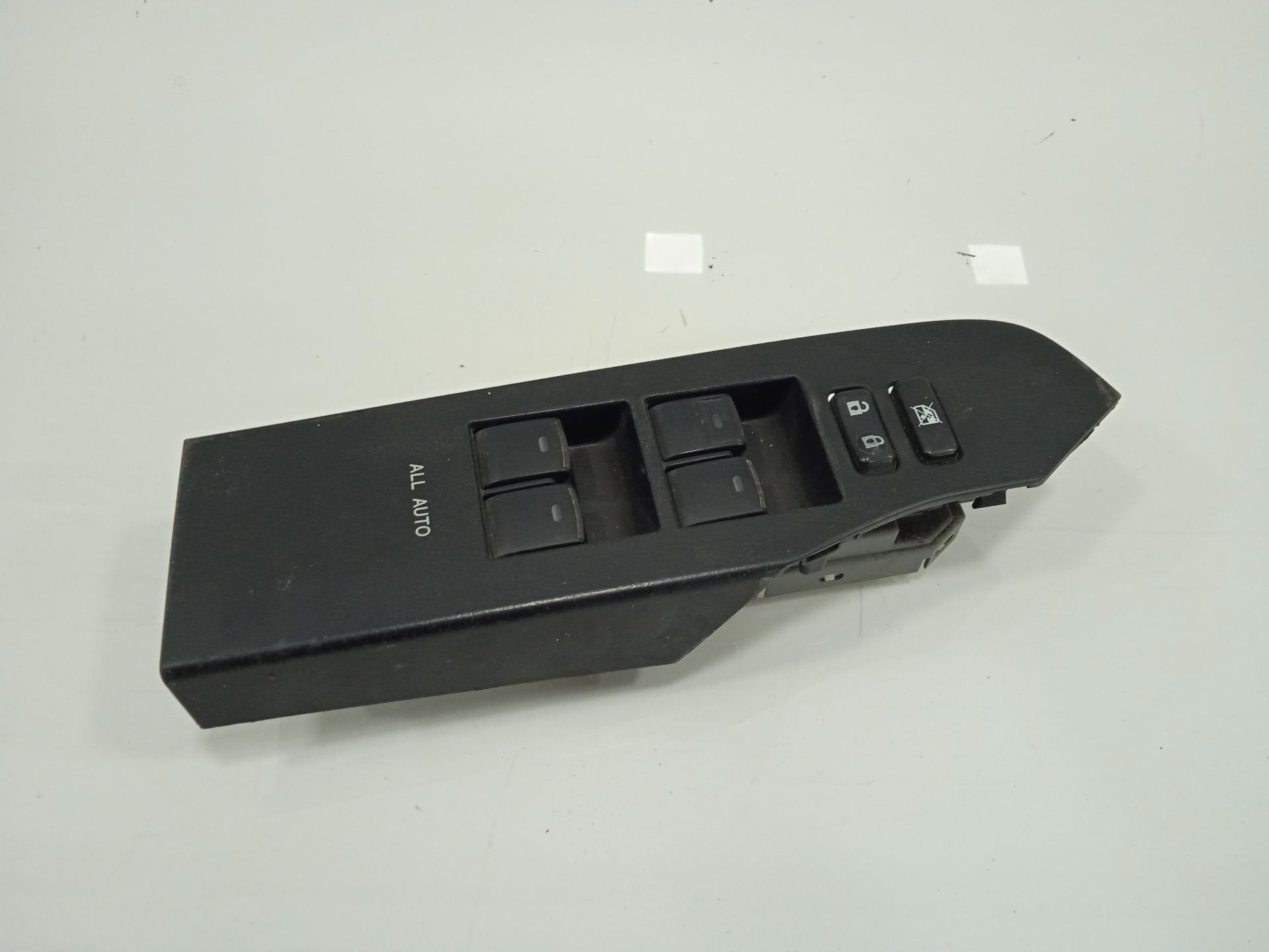 Mando elevalunas delantero izquierdo toyota auris (e18) active