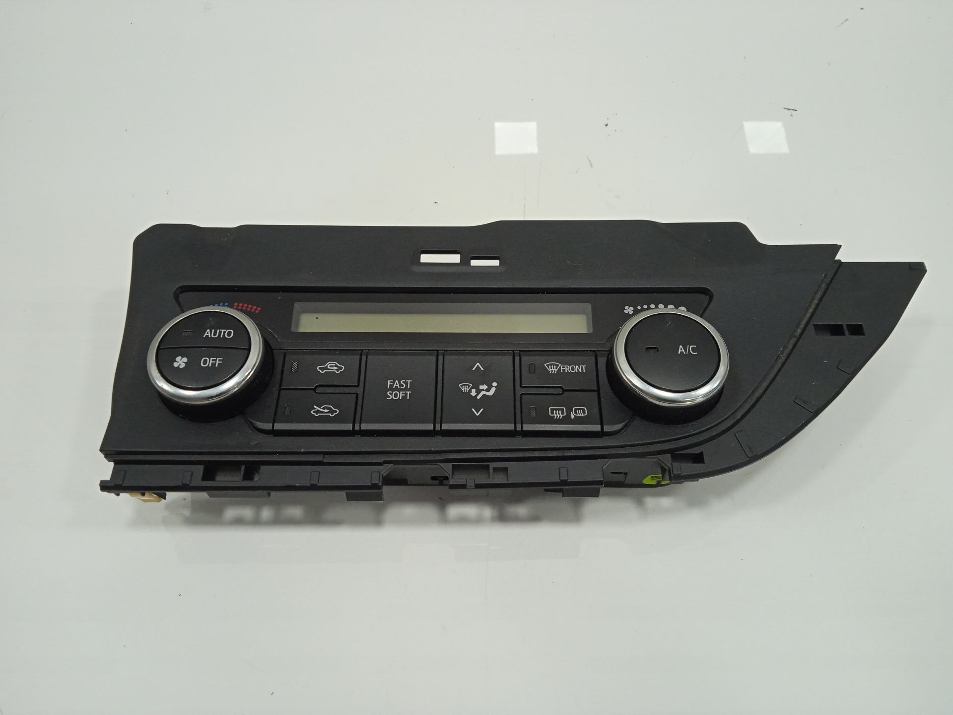 Mando calefaccion / aire acondicionado toyota auris (e18) active