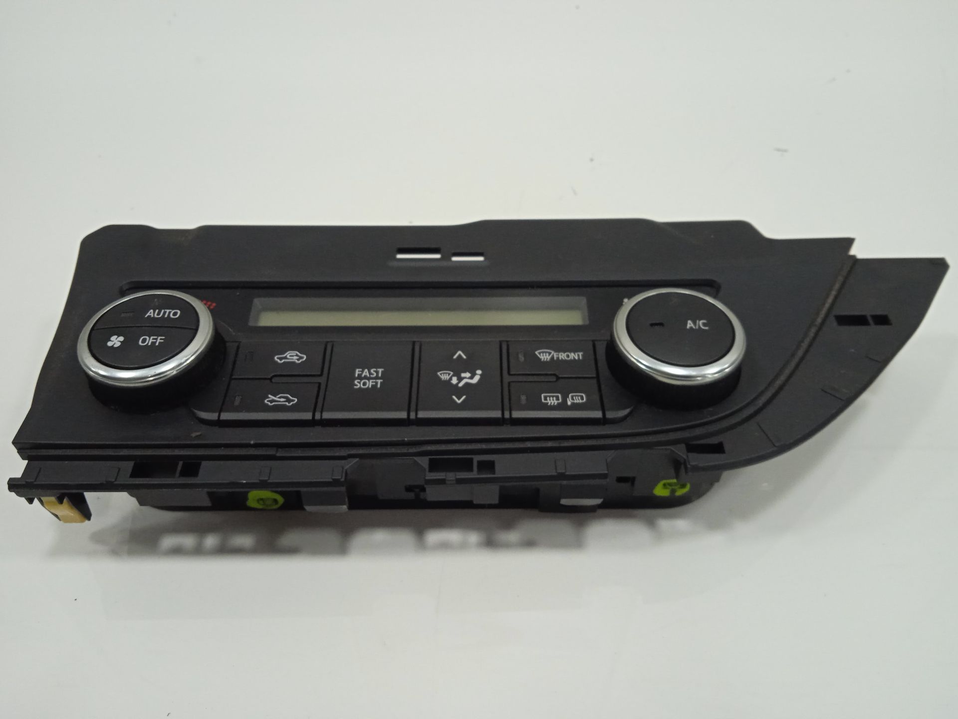 Mando calefaccion / aire acondicionado toyota auris (e18) active