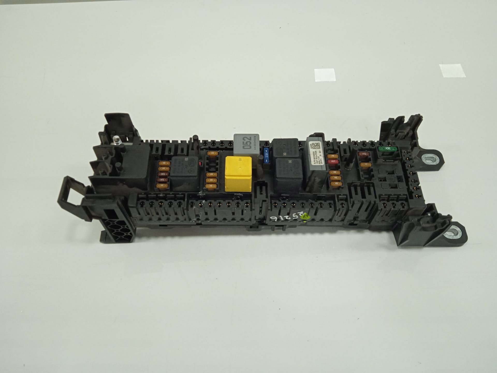 Caja reles / fusibles mercedes-benz eqv -clase (447) 