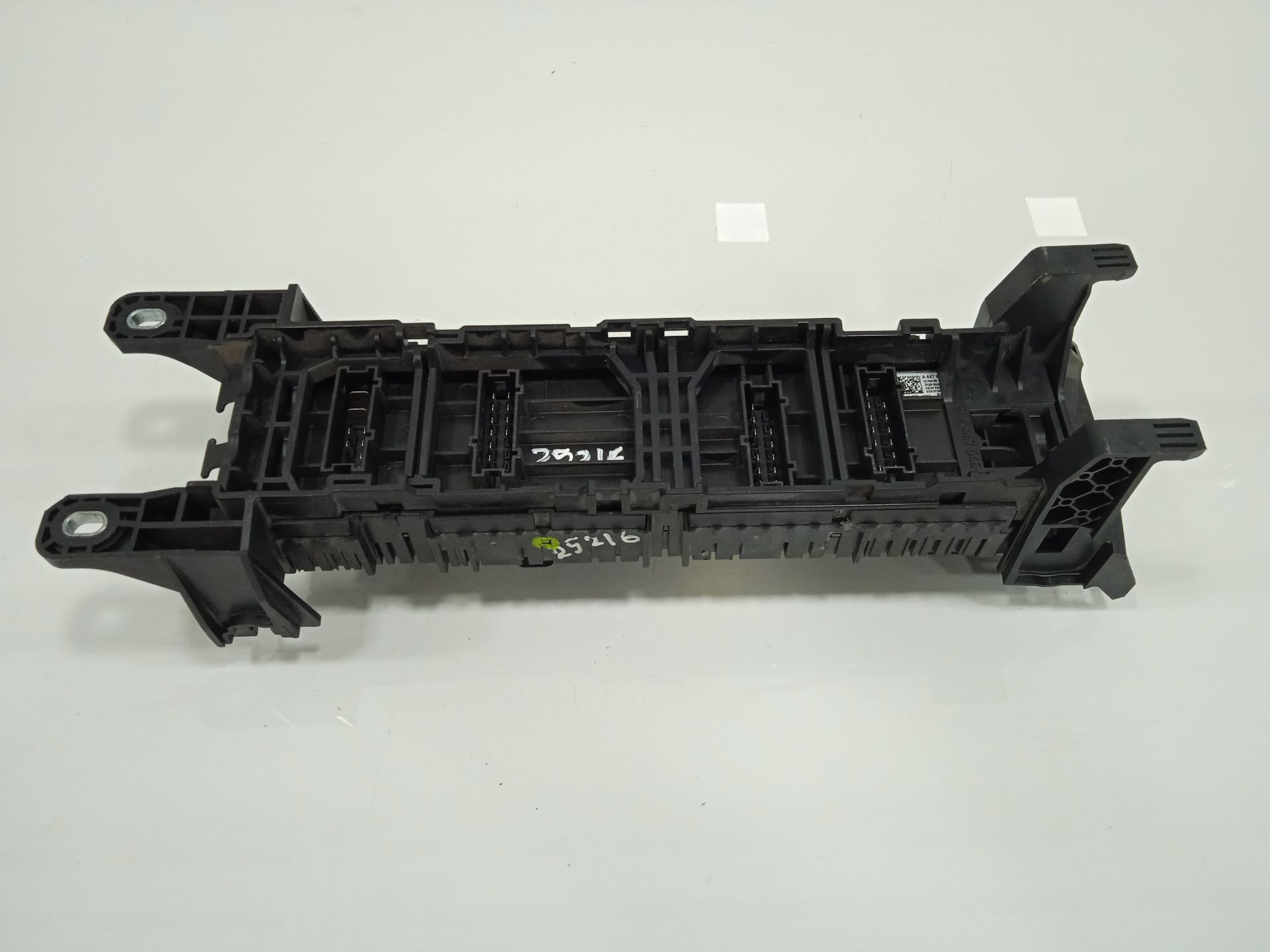 Caja reles / fusibles mercedes-benz eqv -clase (447) 