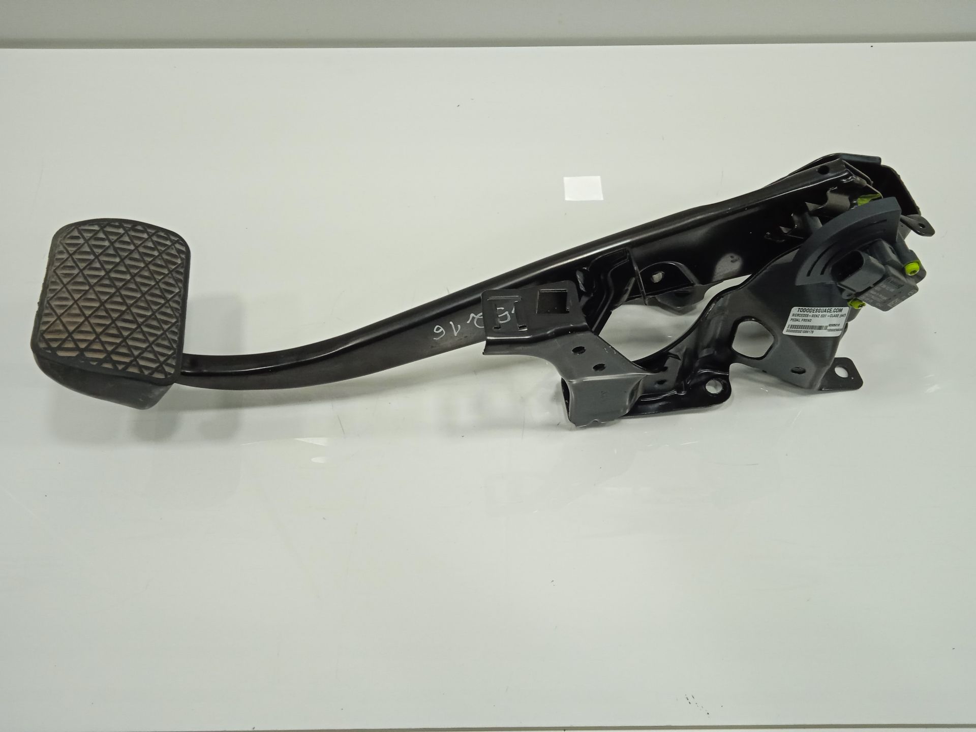 Pedal freno mercedes-benz eqv -clase (447) 