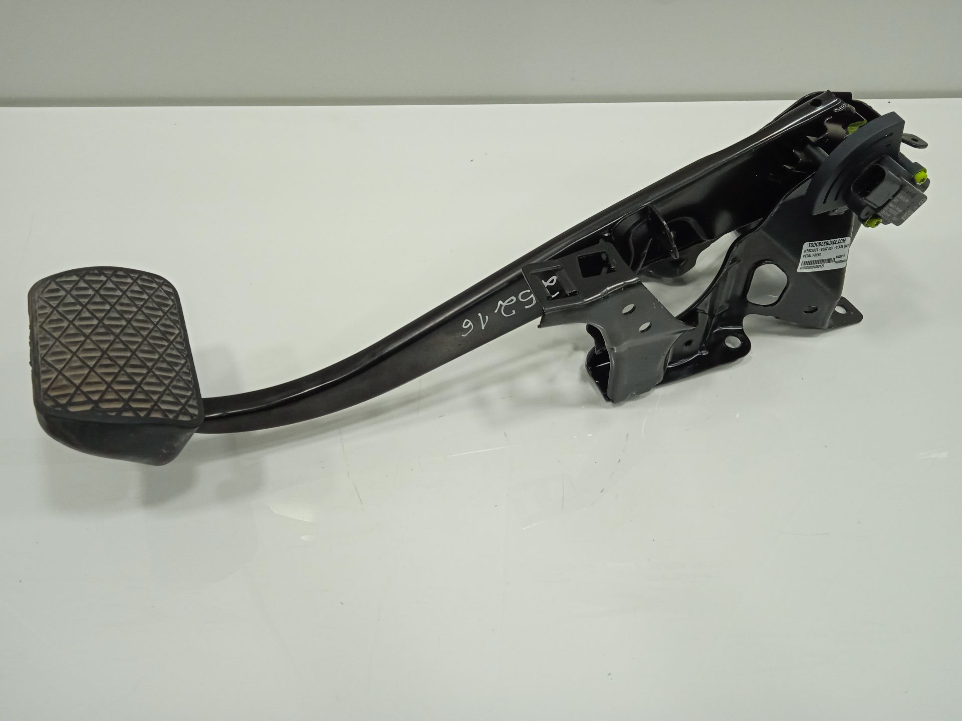 Pedal freno mercedes-benz eqv -clase (447) 