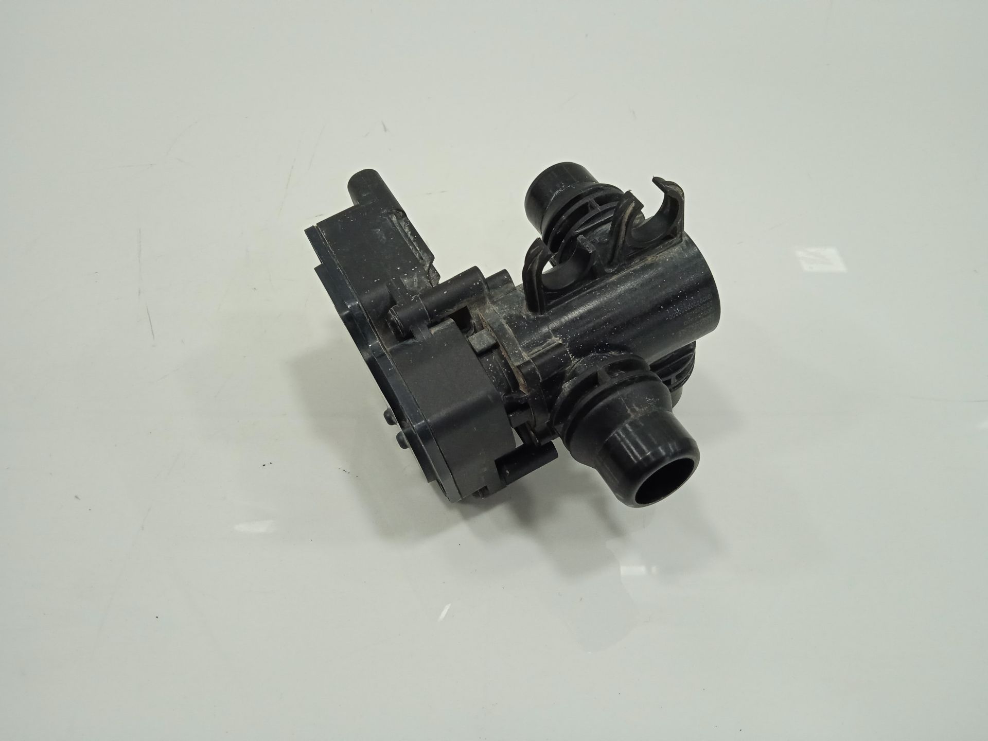 Bomba agua mercedes-benz eqv -clase (447) 