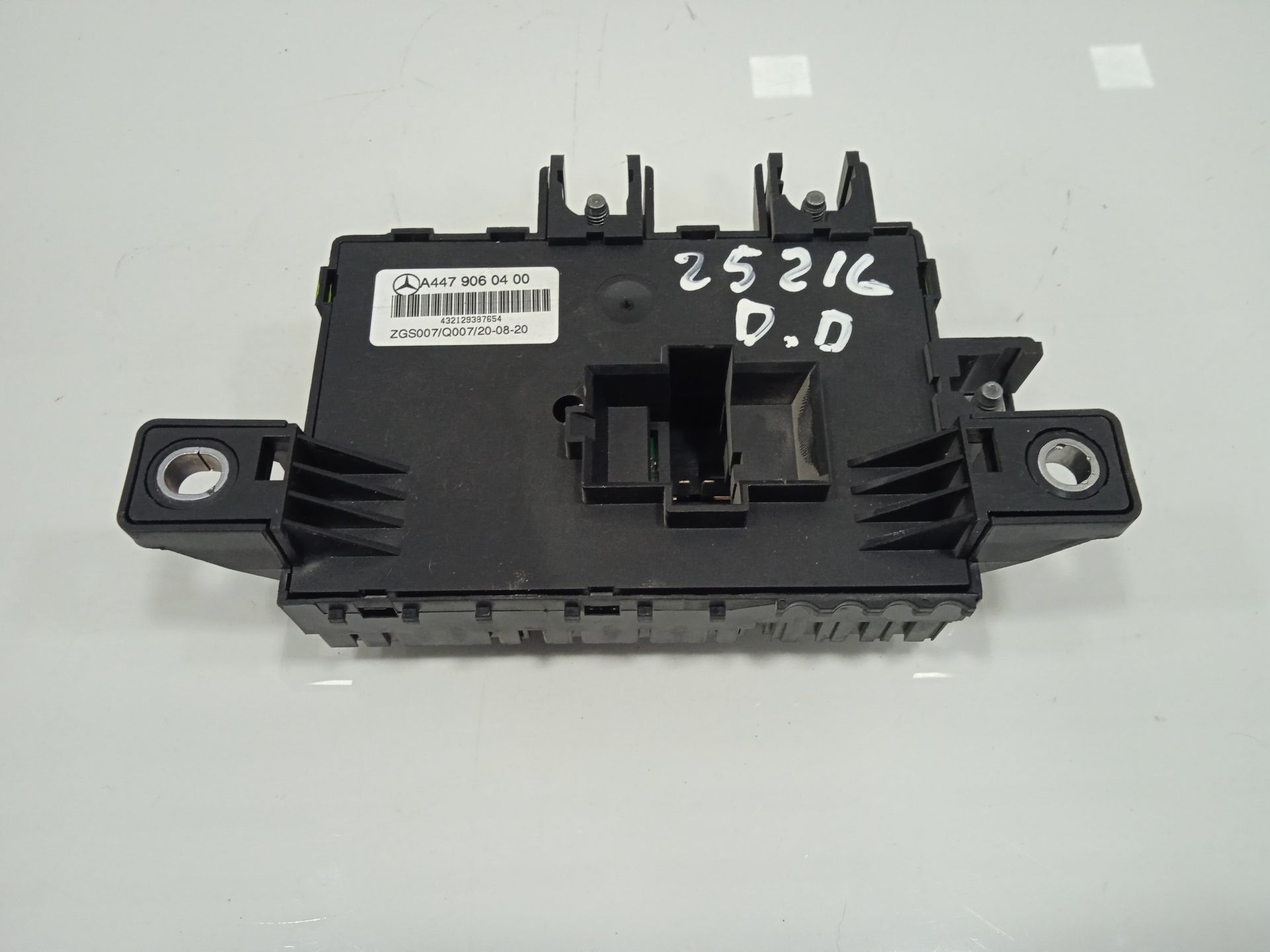 Modulo electronico mercedes-benz eqv -clase (447) 