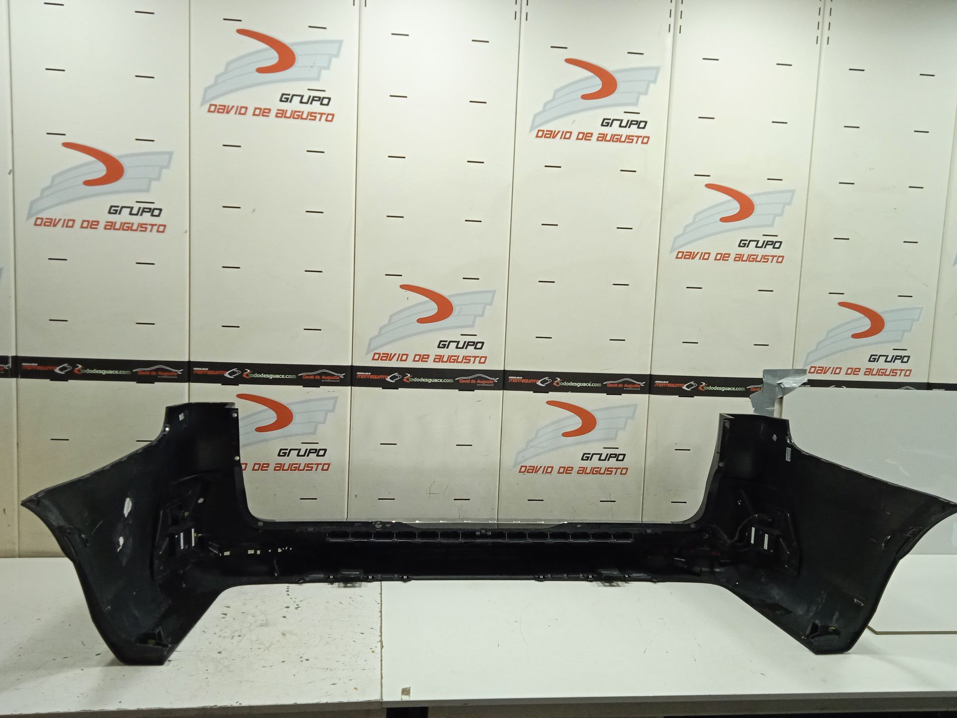 Paragolpes trasero mercedes-benz eqv -clase (447) 