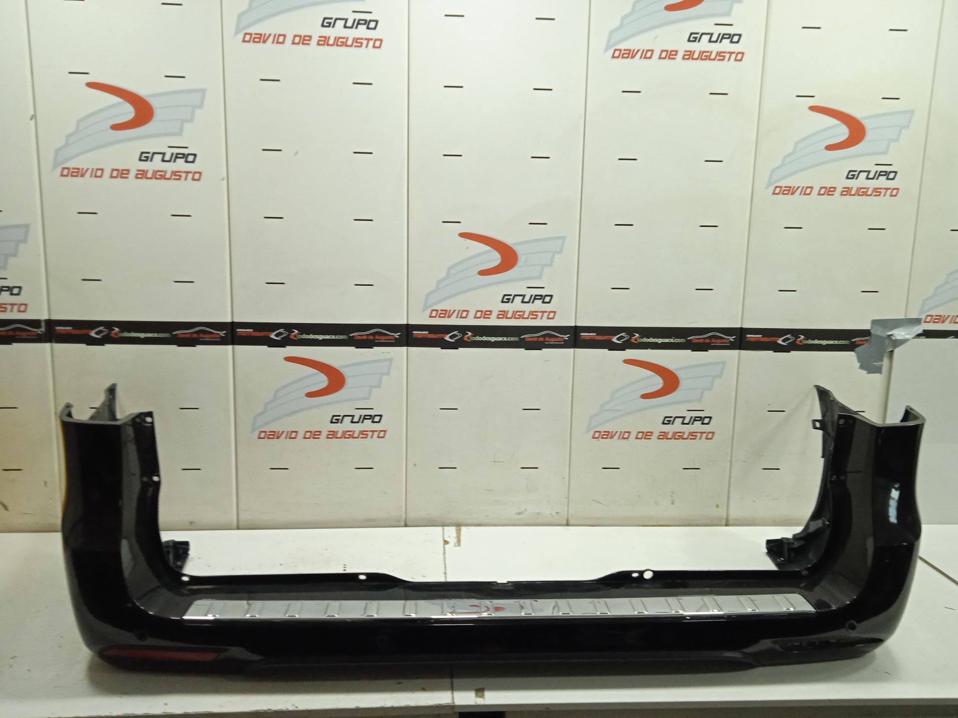 Paragolpes trasero mercedes-benz eqv -clase (447) 