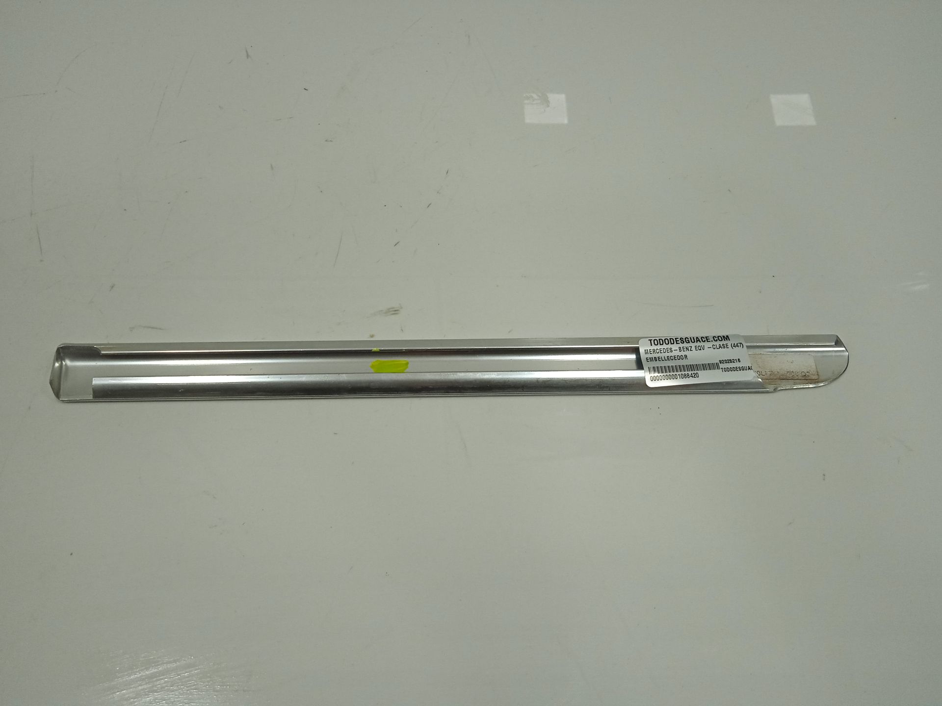 Embellecedor mercedes-benz eqv -clase (447) 