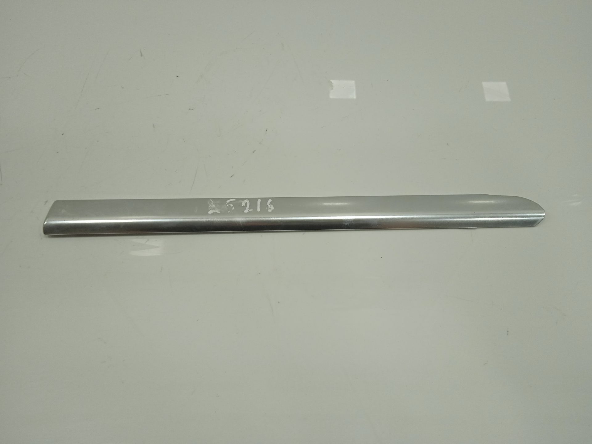 Embellecedor mercedes-benz eqv -clase (447) 