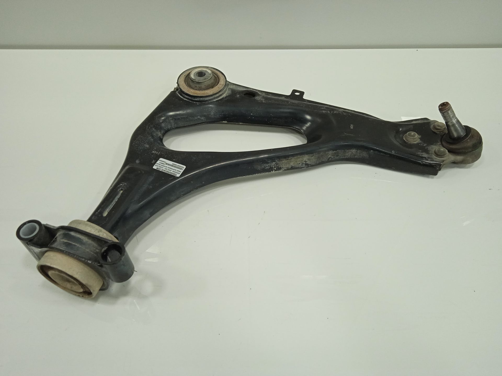 Brazo suspension inferior delantero derecho mercedes-benz eqv -clase (447) 